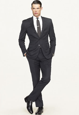  suits are better to be in light colors such as white gray light blue